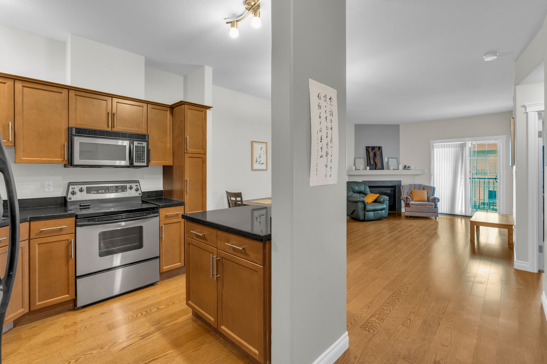 百年高中步行顶楼公寓出售 · 333 Nelson Road #409 ——林与唐地产 - 2